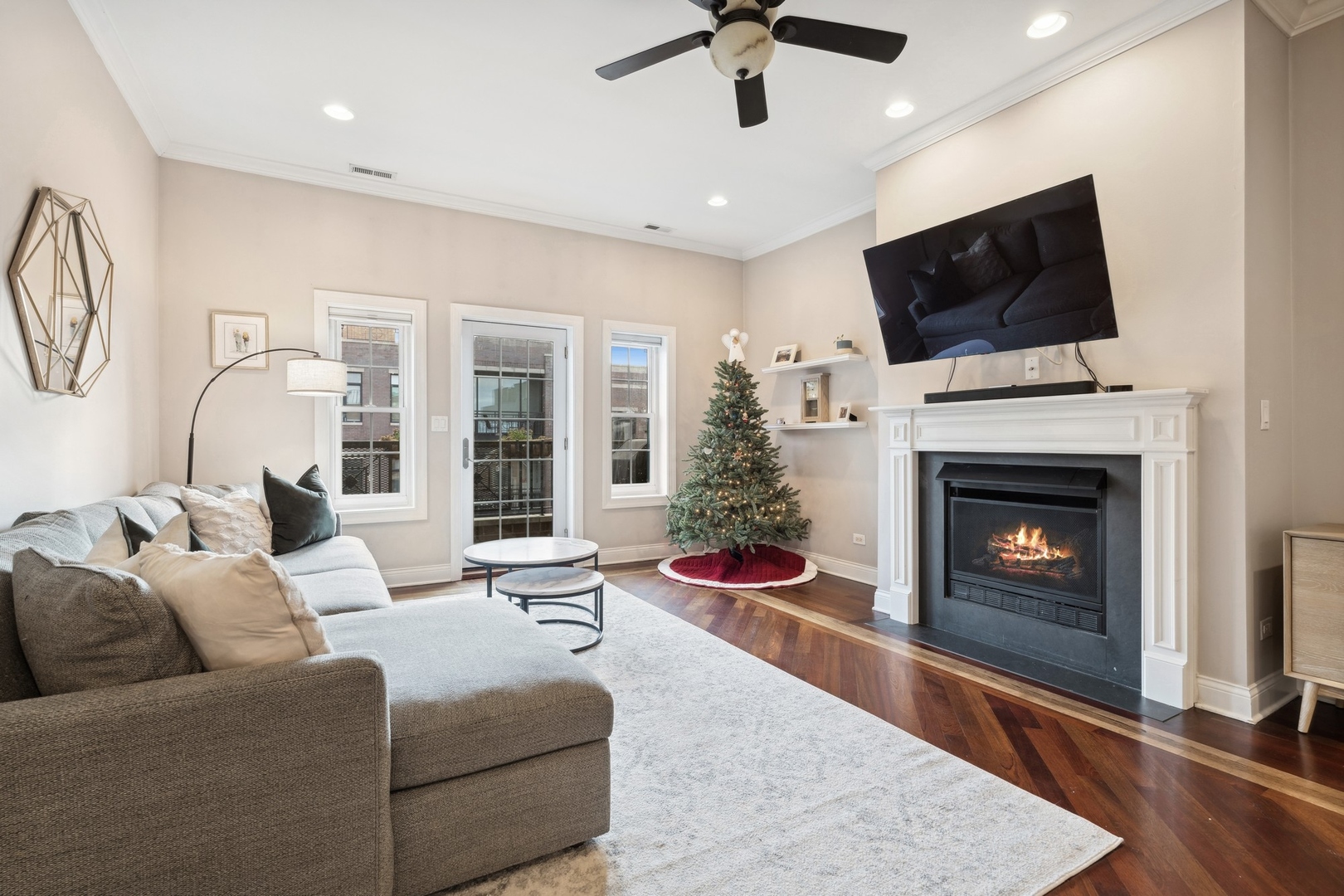 2130 W Belmont Avenue Unit: 4D