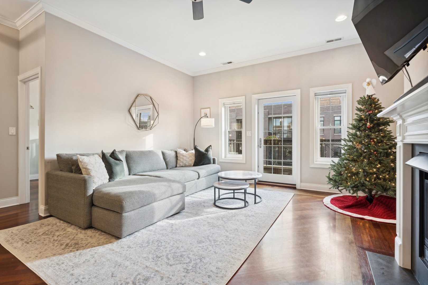 2130 W Belmont Avenue Unit: 4D