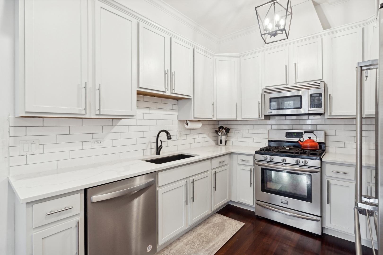 2130 W Belmont Avenue Unit: 4D