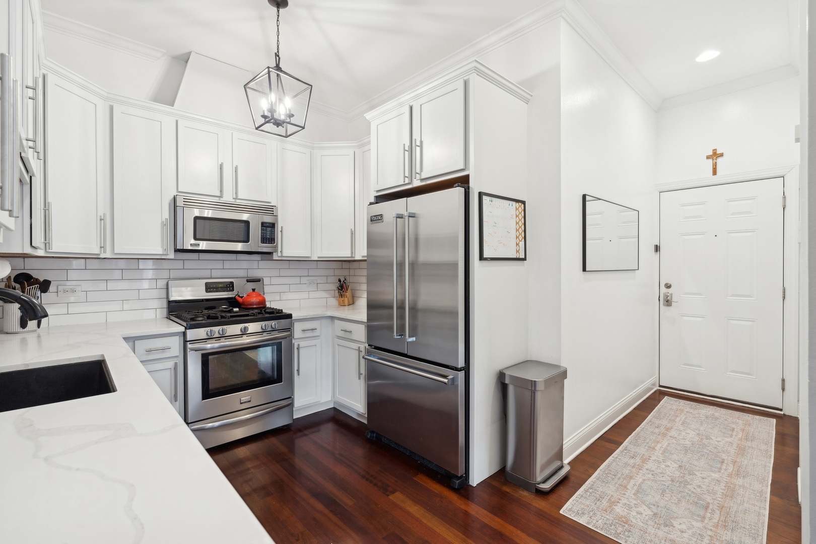 2130 W Belmont Avenue Unit: 4D