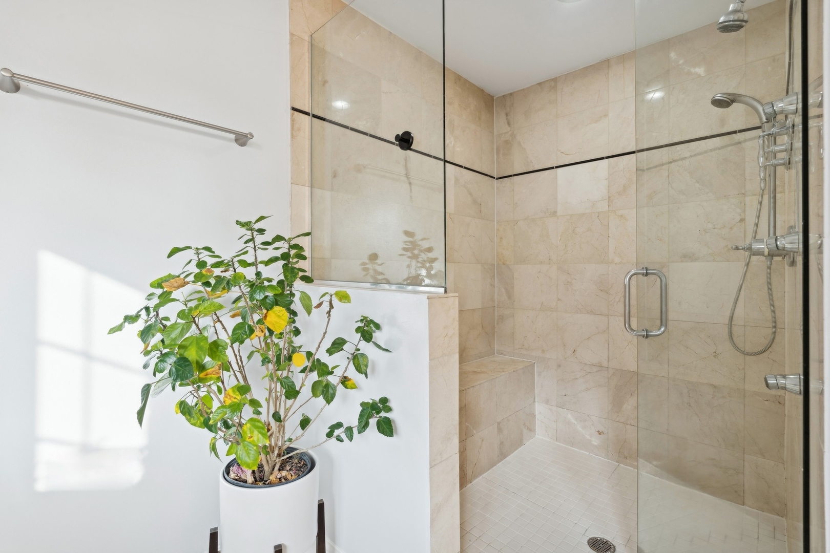 2130 W Belmont Avenue Unit: 4D