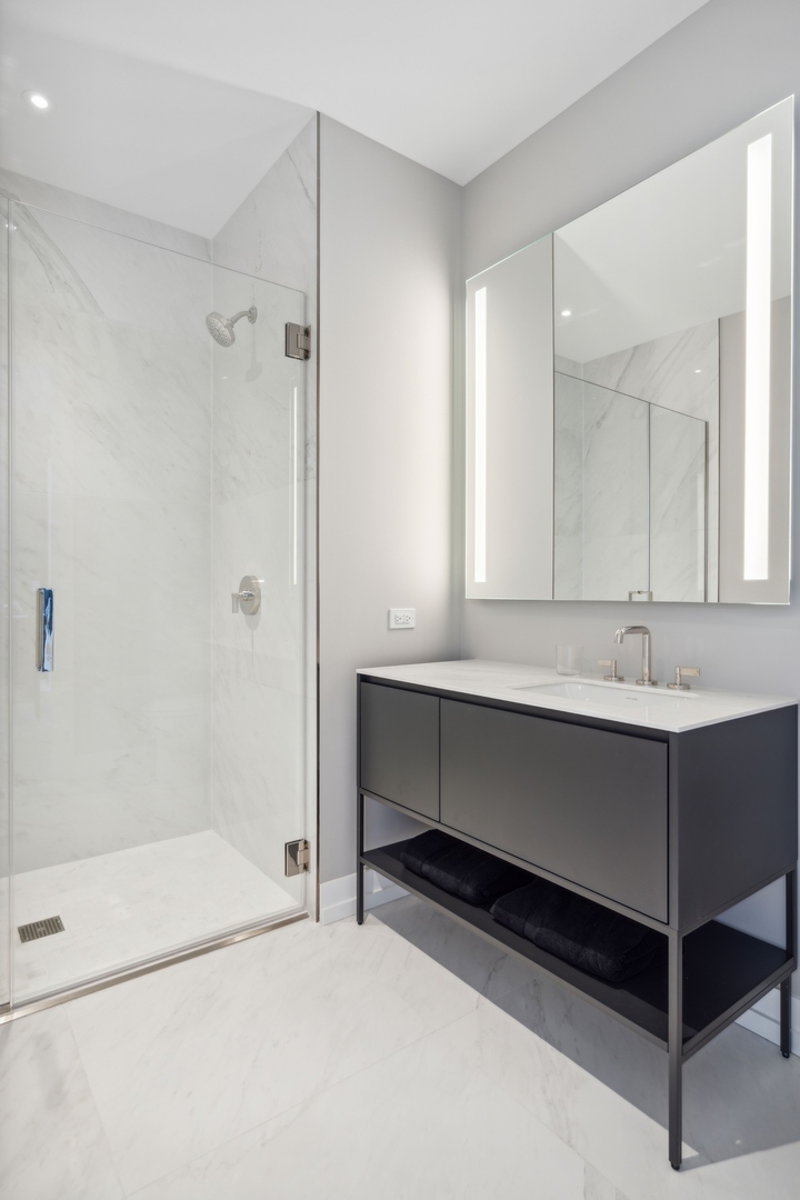 14 W Superior Street Unit: 6101