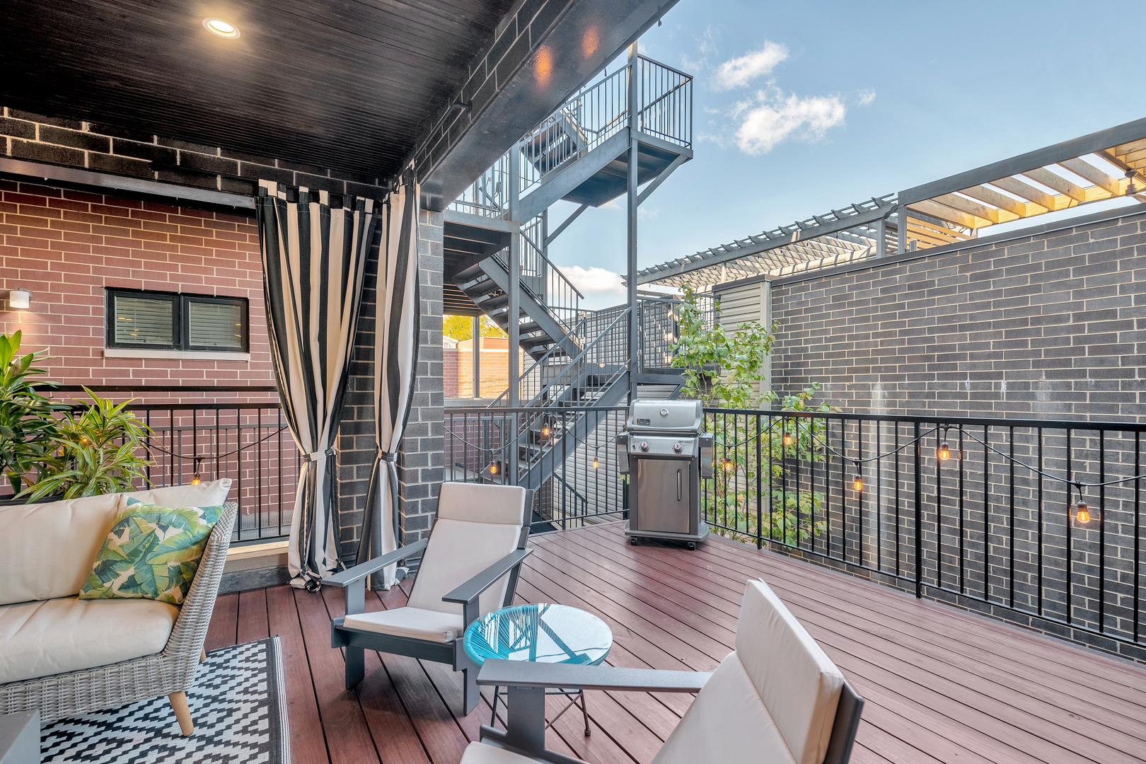 1228 W MELROSE Street Unit: 1