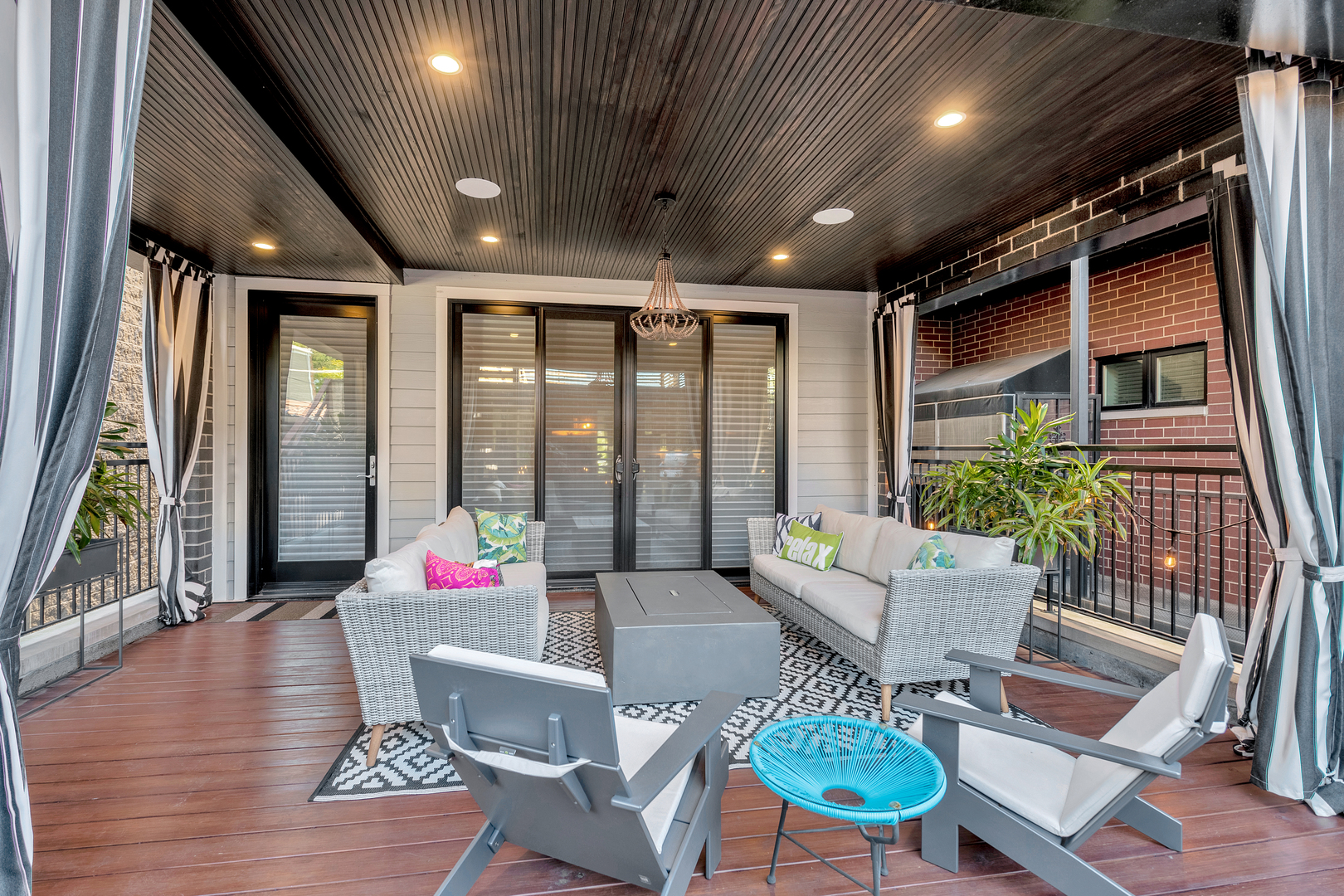 1228 W MELROSE Street Unit: 1