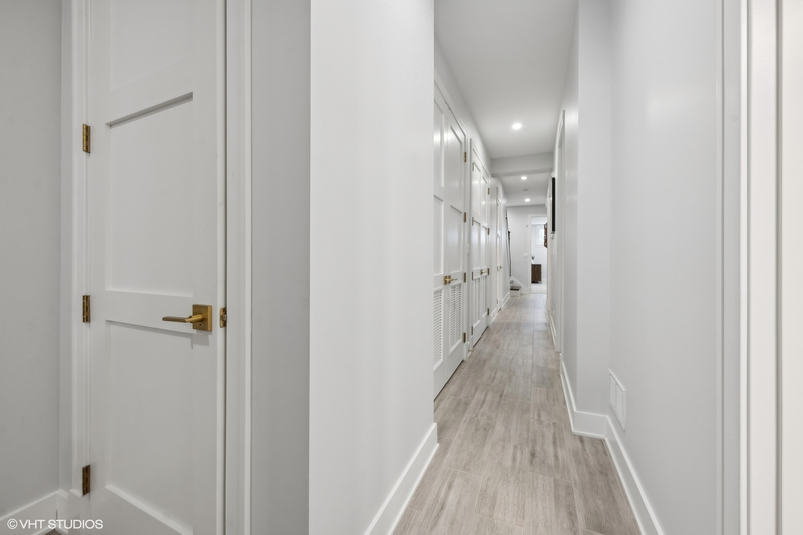 1228 W MELROSE Street Unit: 1