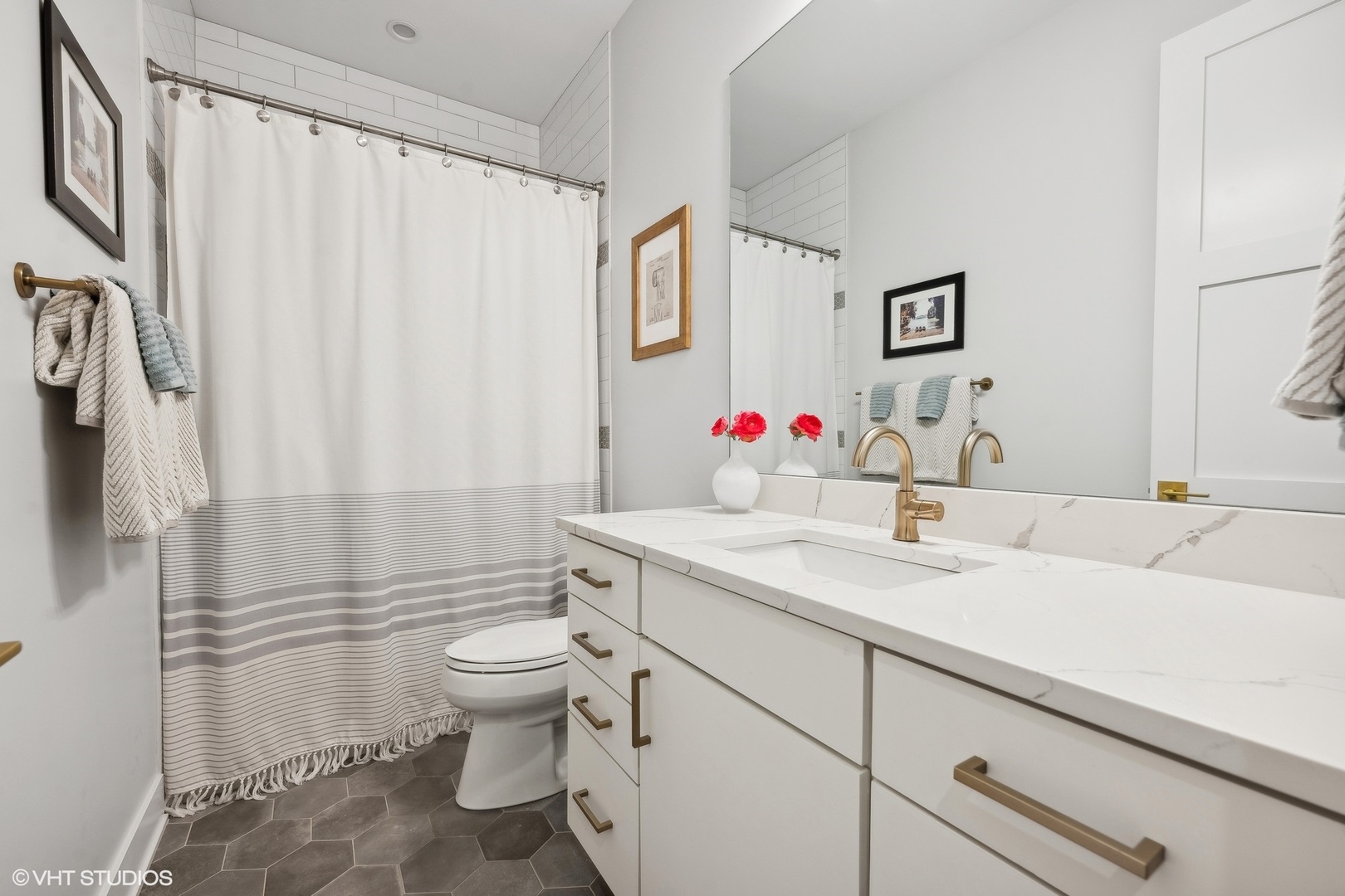 1228 W MELROSE Street Unit: 1