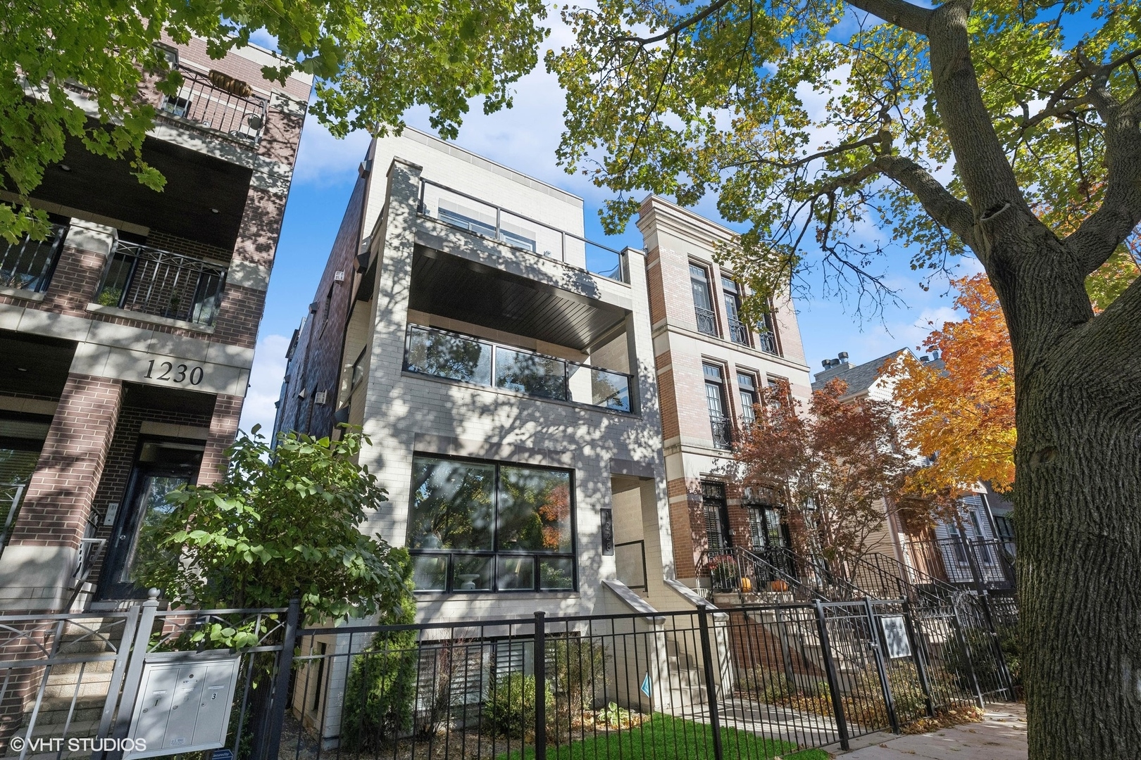 1228 W MELROSE Street Unit: 1