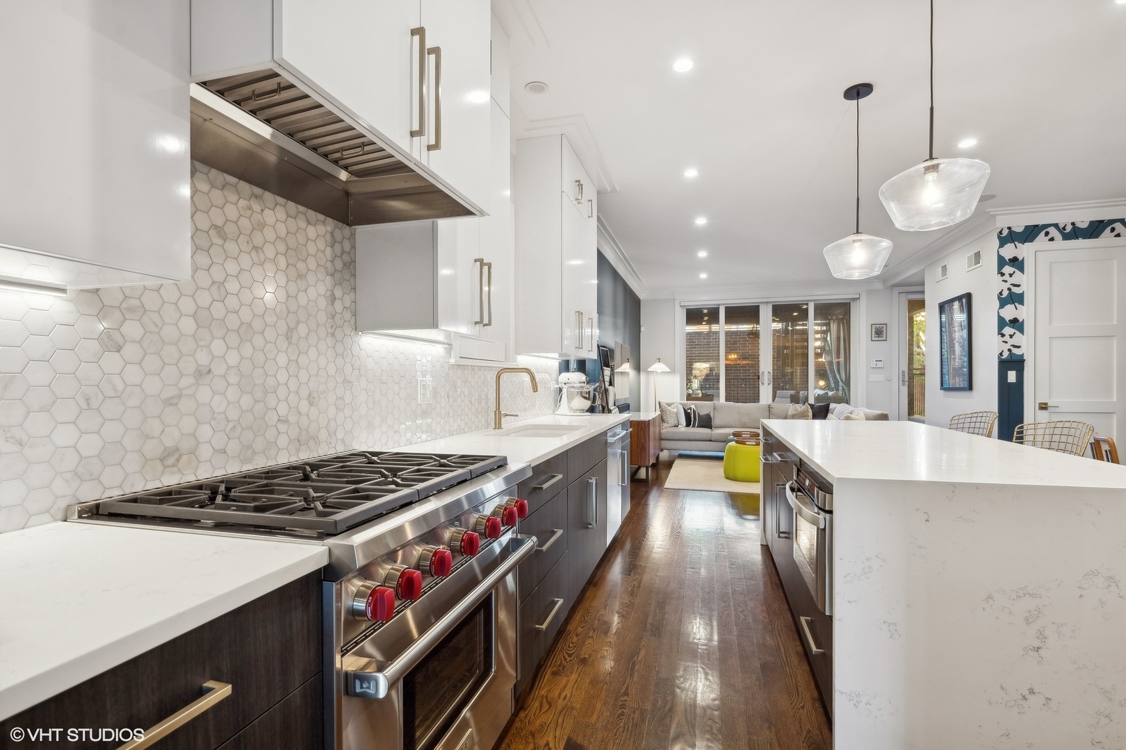 1228 W MELROSE Street Unit: 1