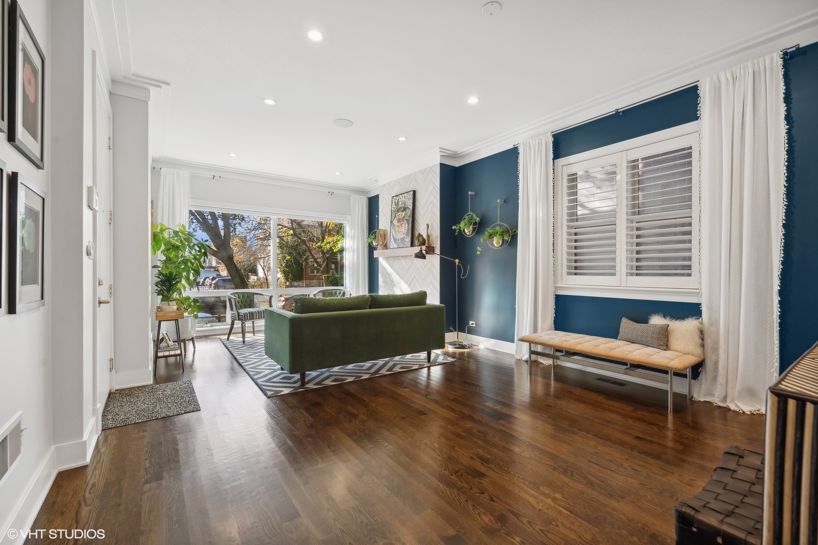 1228 W MELROSE Street Unit: 1