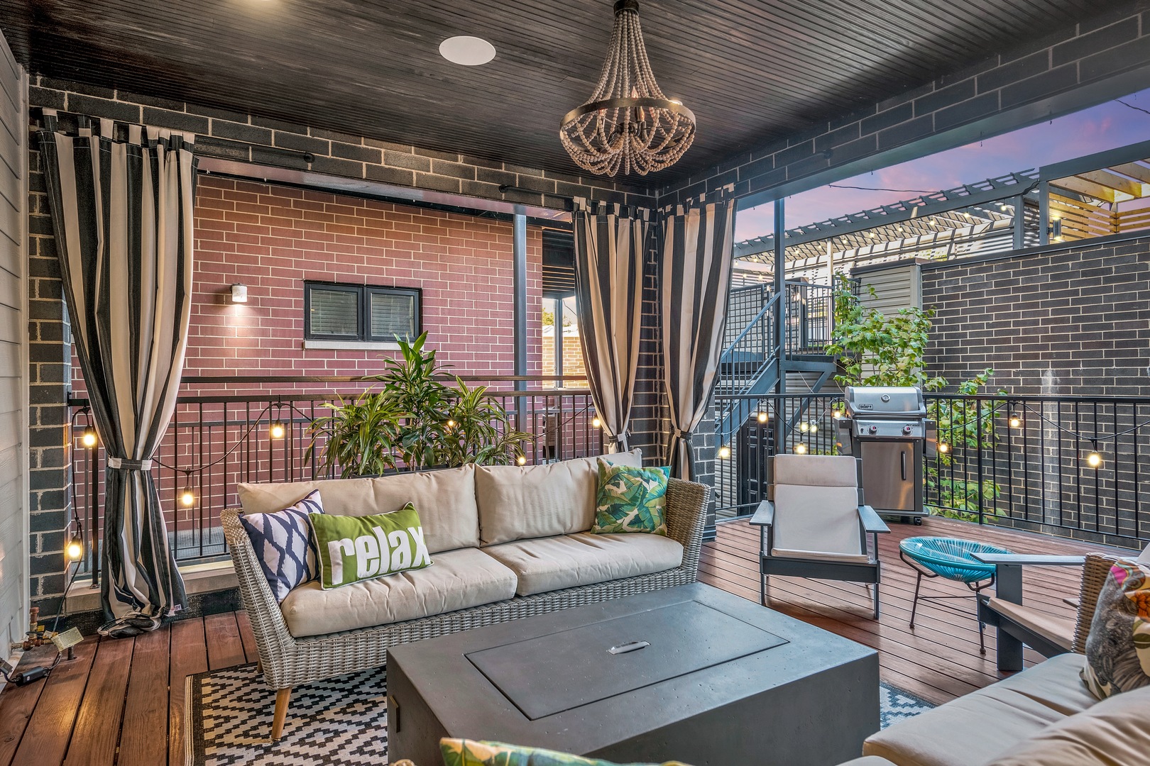 1228 W MELROSE Street Unit: 1