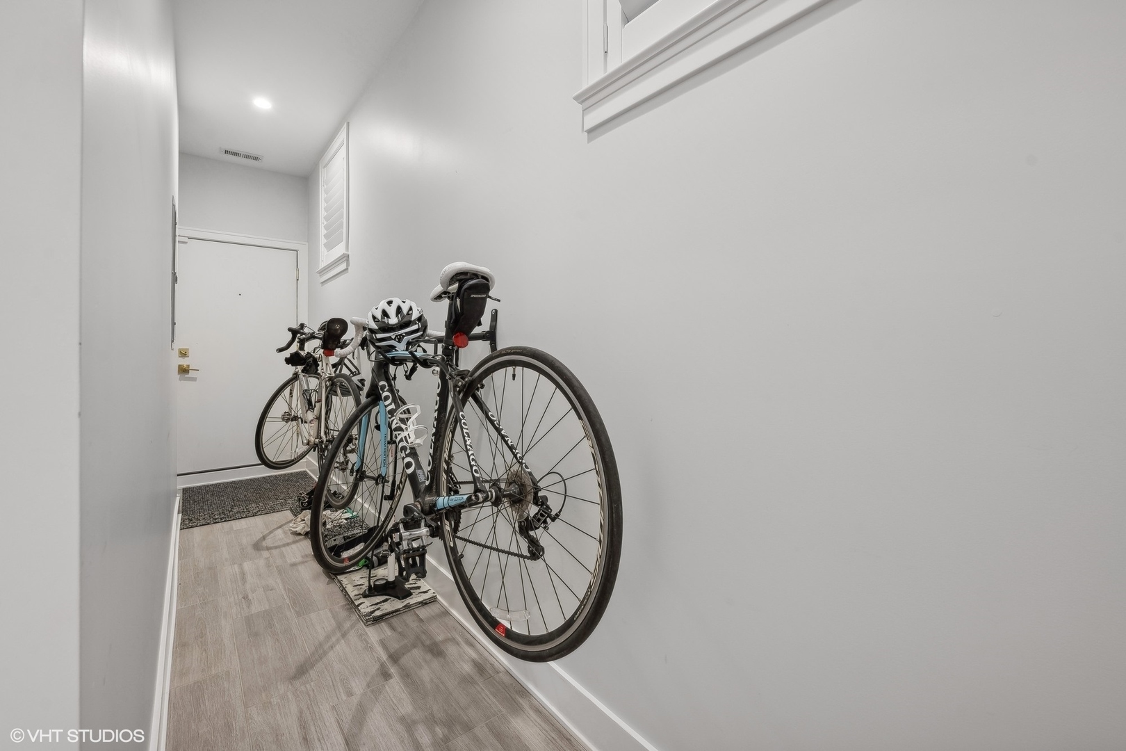 1228 W MELROSE Street Unit: 1