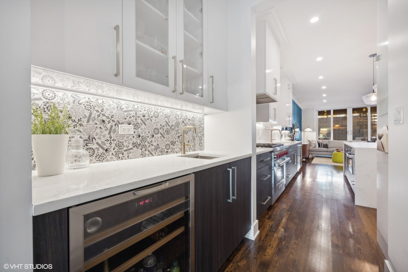 1228 W MELROSE Street Unit: 1