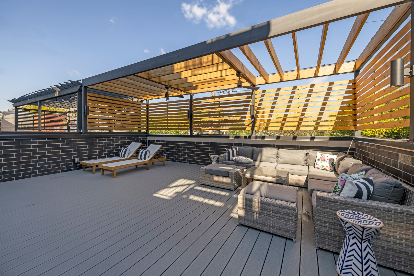 1228 W MELROSE Street Unit: 1