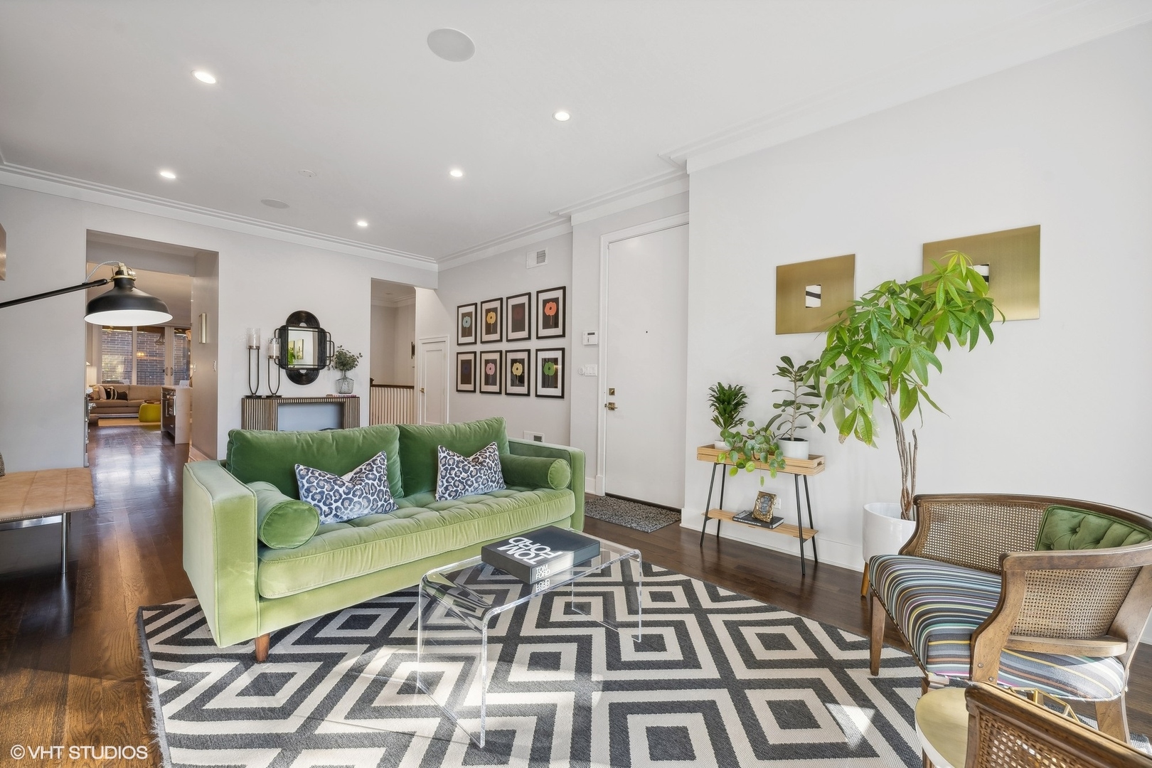 1228 W MELROSE Street Unit: 1