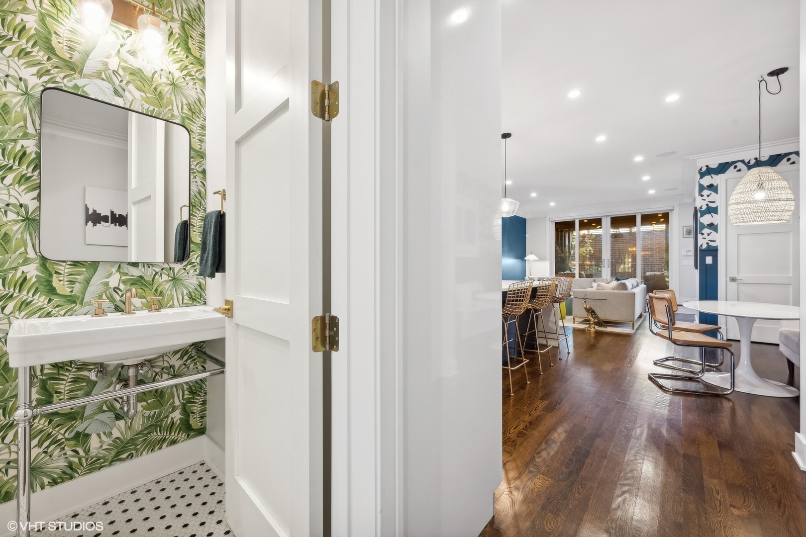 1228 W MELROSE Street Unit: 1