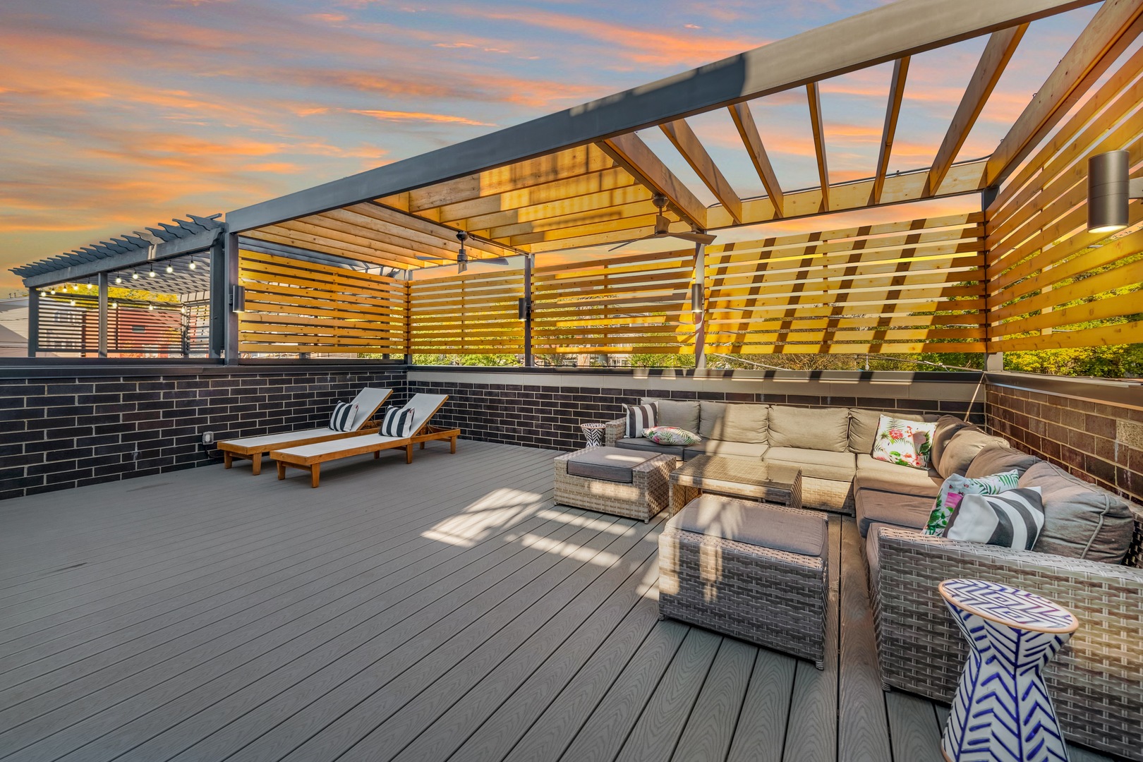 1228 W MELROSE Street Unit: 1