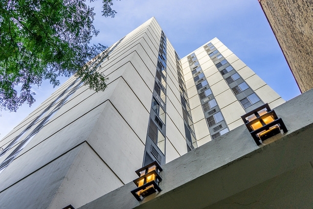 1339 N Dearborn Street Unit: 8A