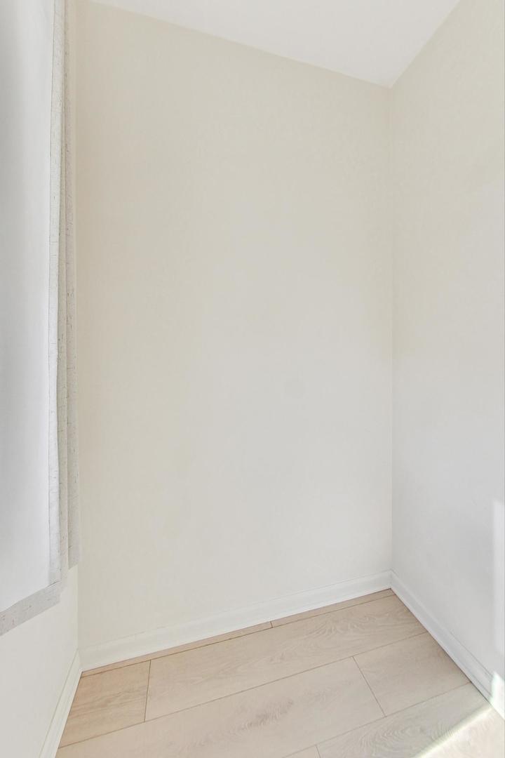 715 W BLACKHAWK Street