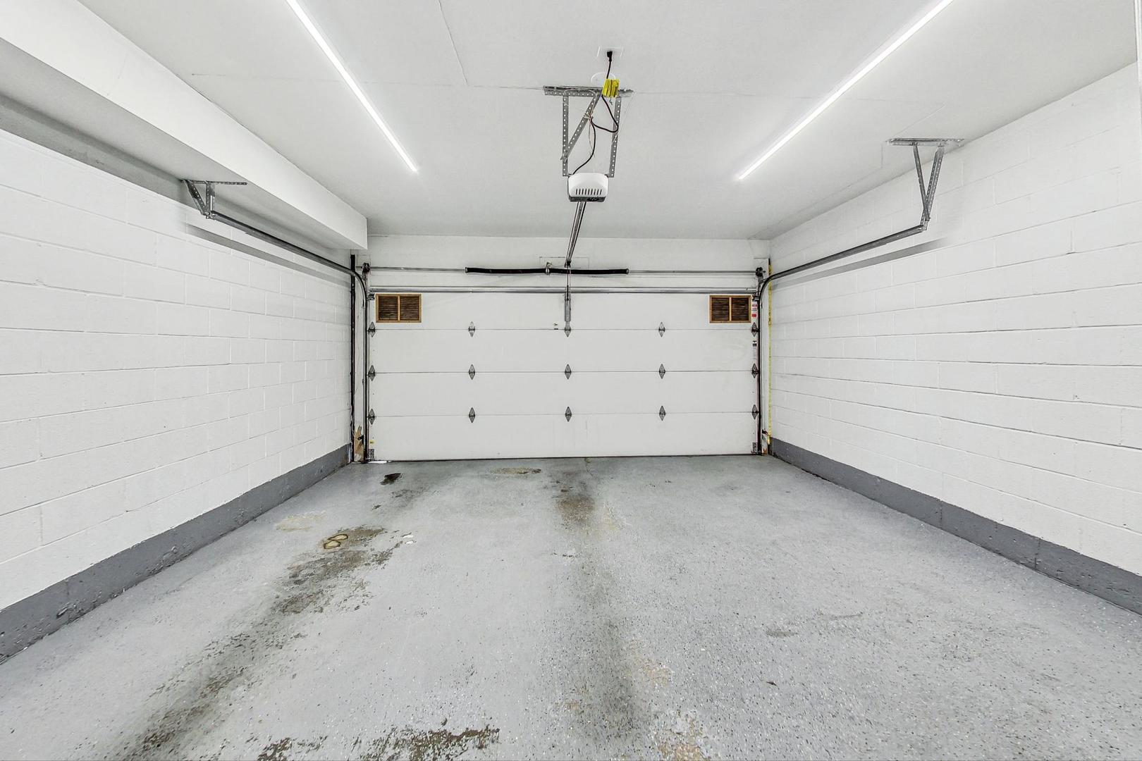 715 W BLACKHAWK Street