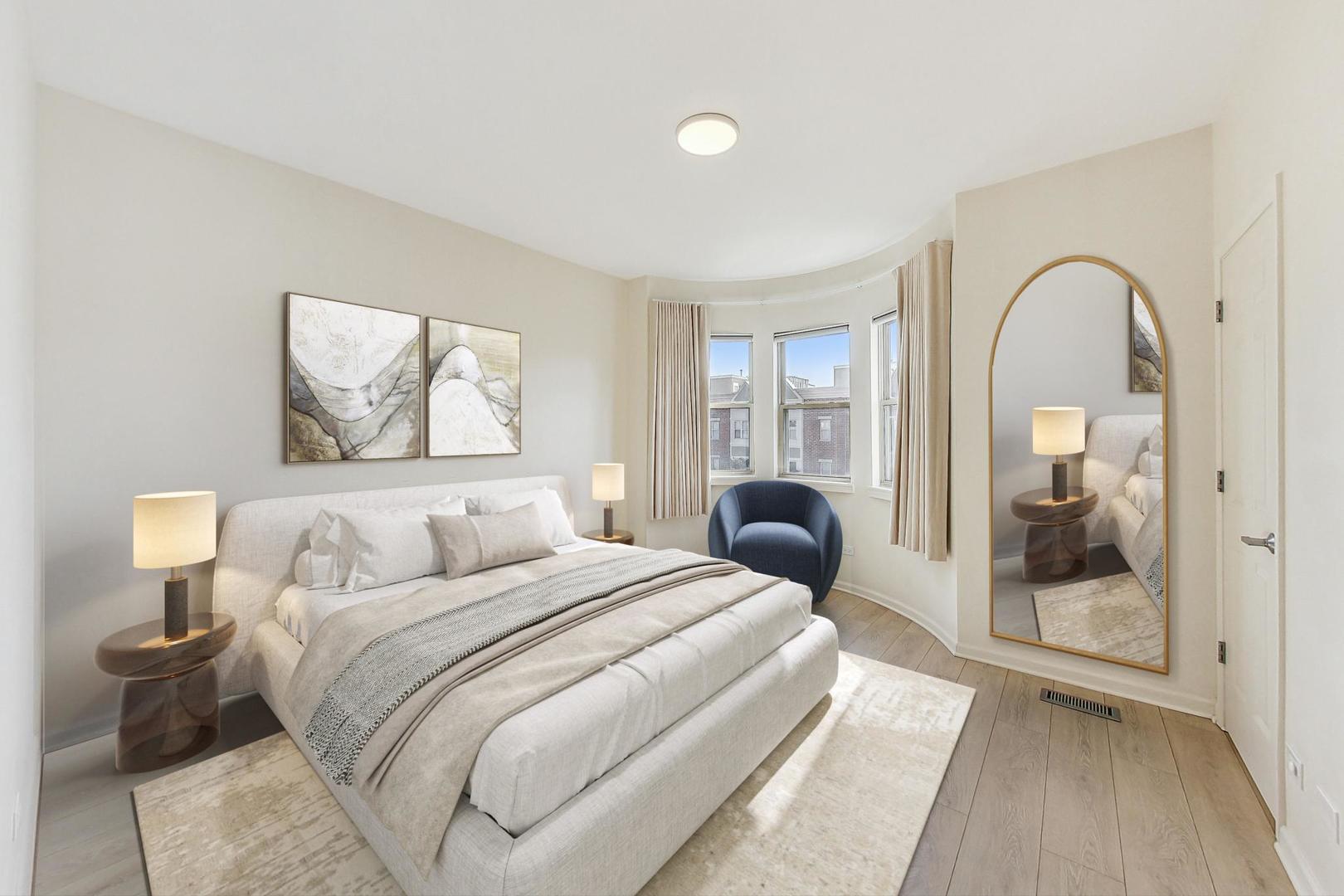 715 W BLACKHAWK Street