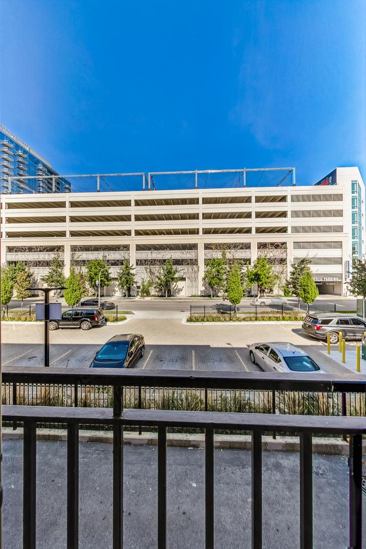 715 W BLACKHAWK Street