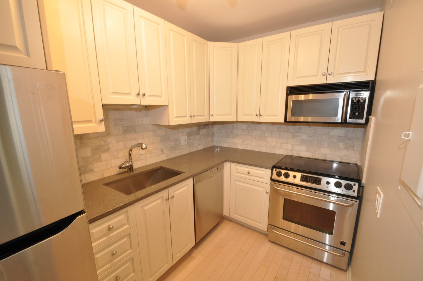 1550 N Lake Shore Drive Unit: 20F