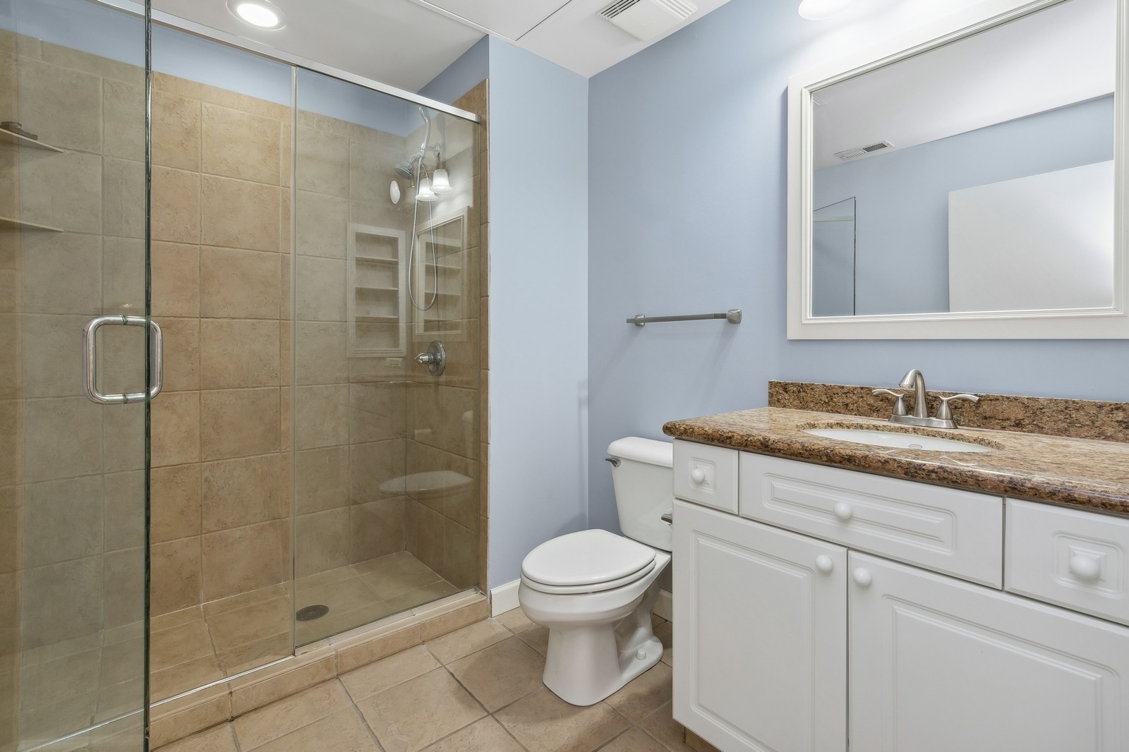 324 N Jefferson Street Unit: 206