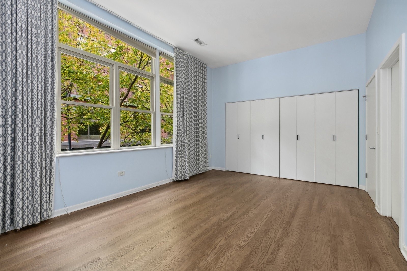 324 N Jefferson Street Unit: 206