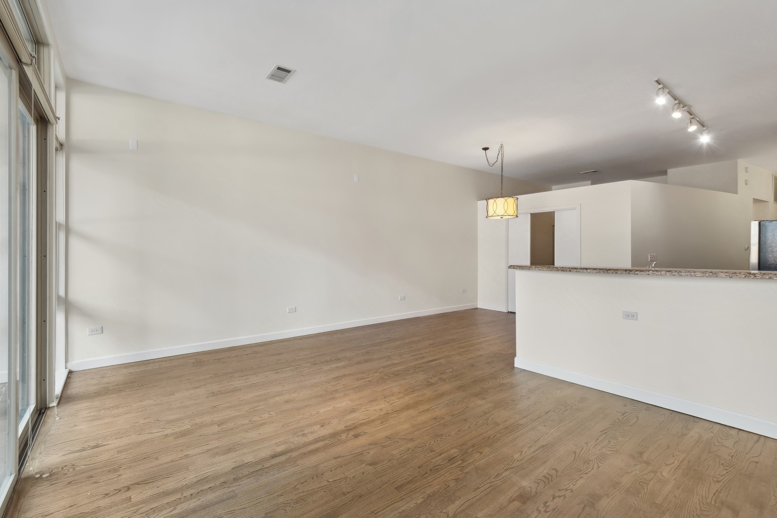 324 N Jefferson Street Unit: 206