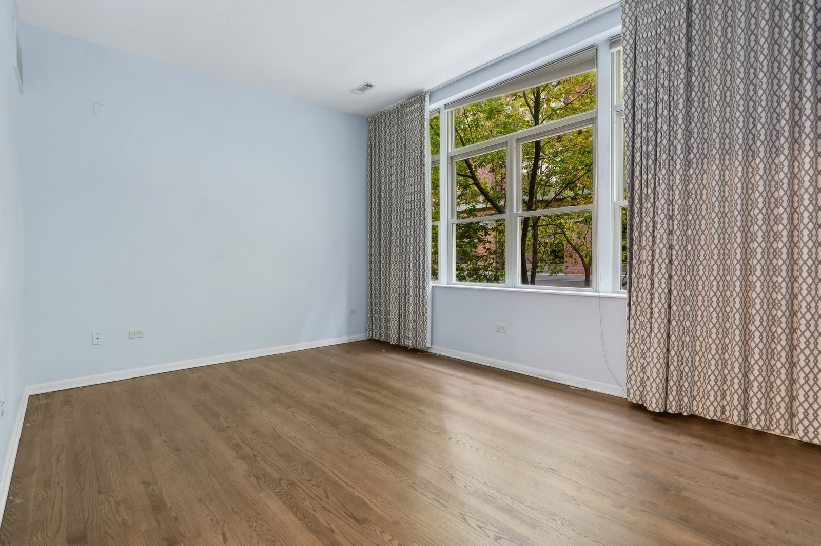 324 N Jefferson Street Unit: 206