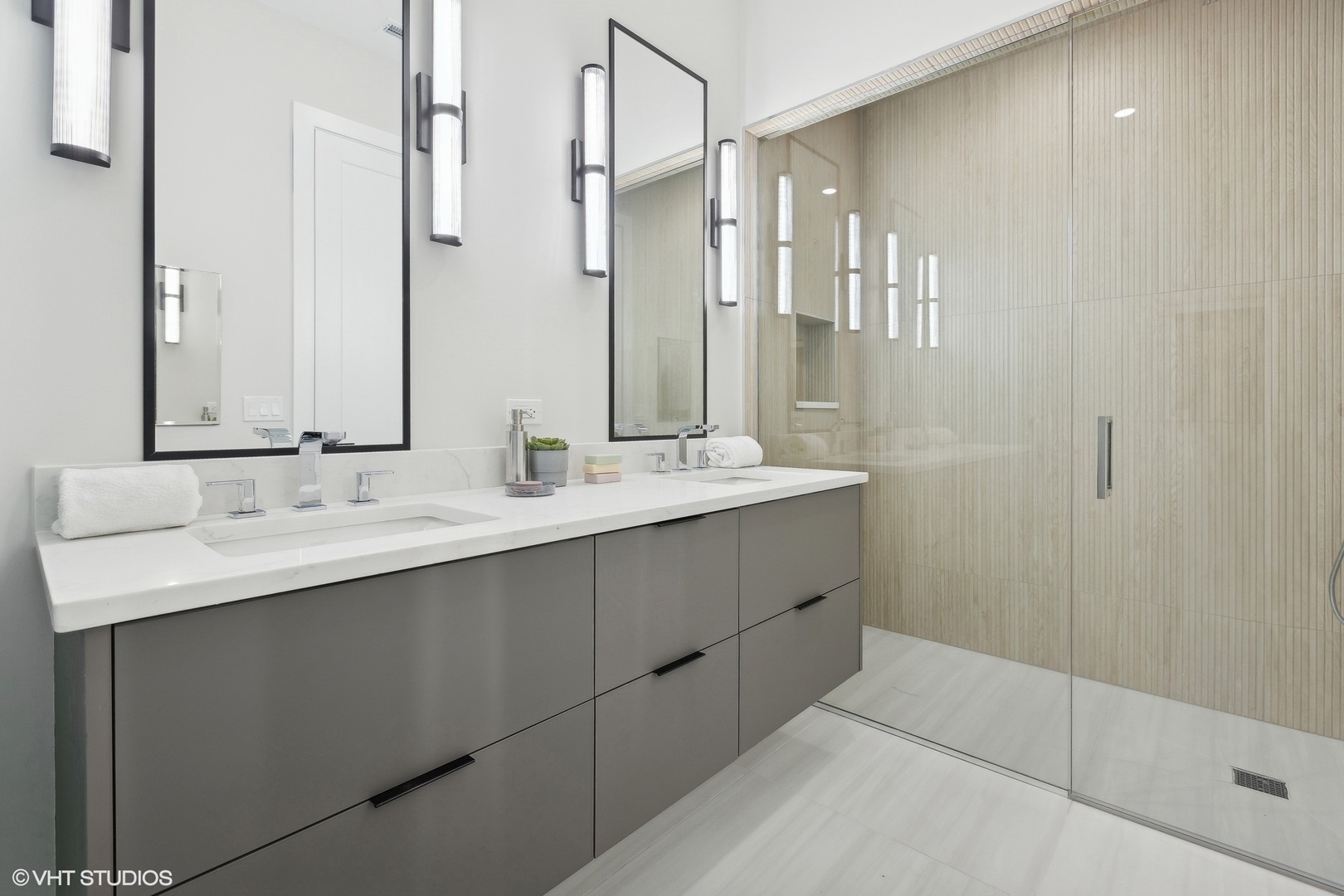 3121 N Clybourn Avenue Unit: 2N