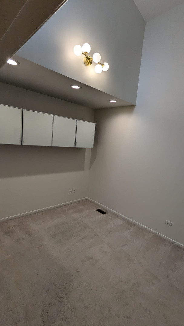 625 W Oak Street Unit: O