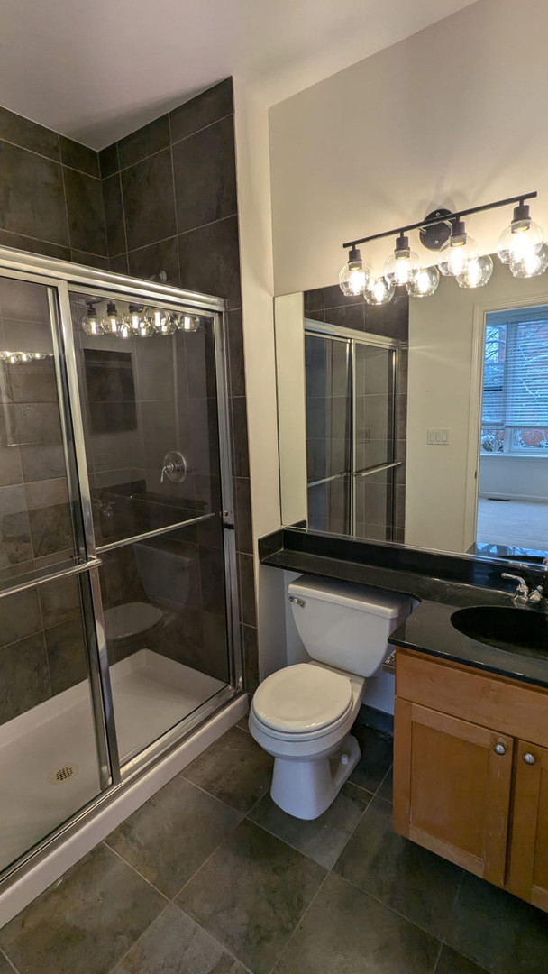 625 W Oak Street Unit: O