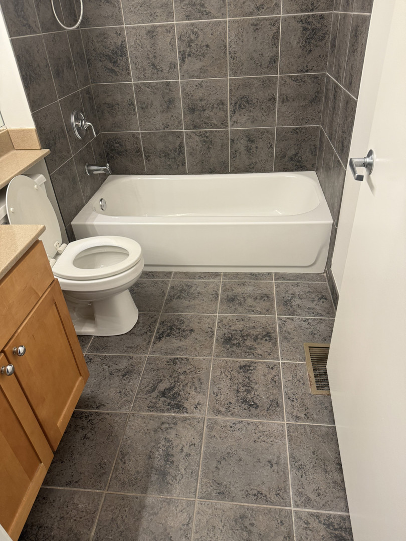 625 W Oak Street Unit: O