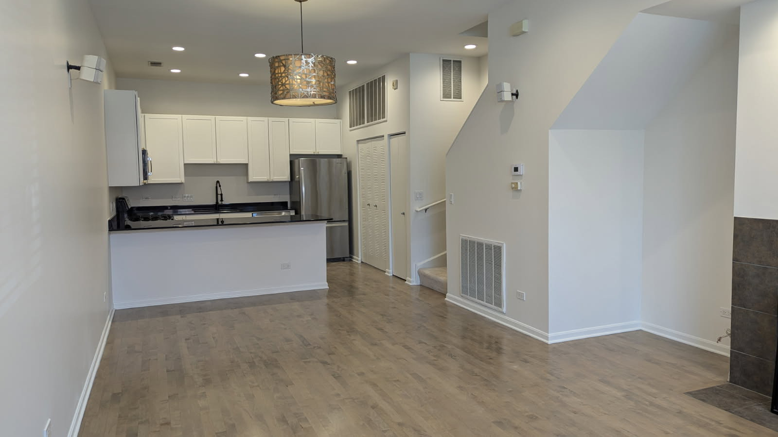 625 W Oak Street Unit: O