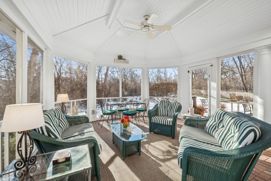 107 W Witchwood Lane