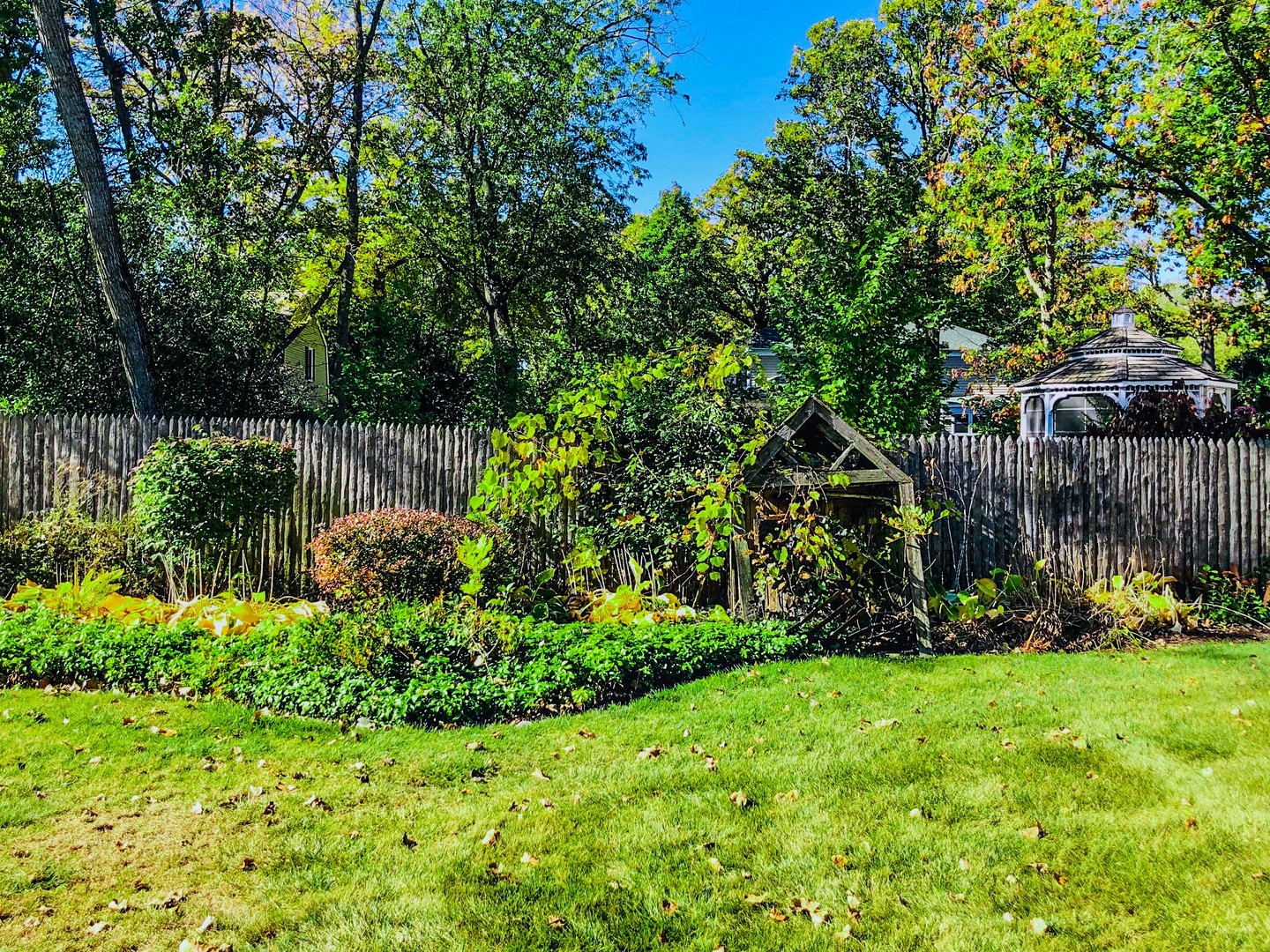 107 W Witchwood Lane