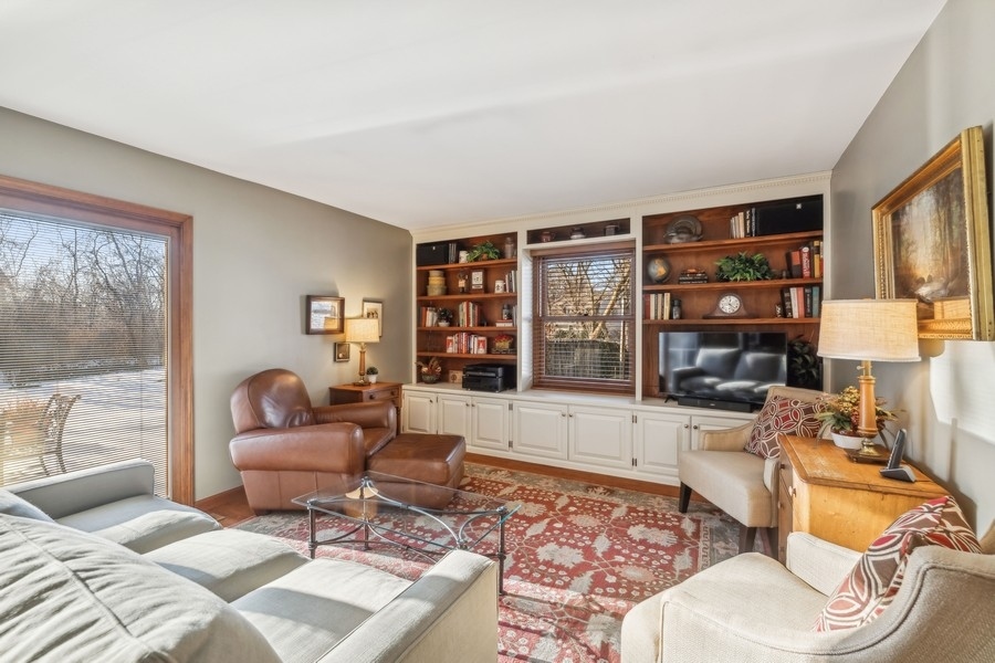 107 W Witchwood Lane