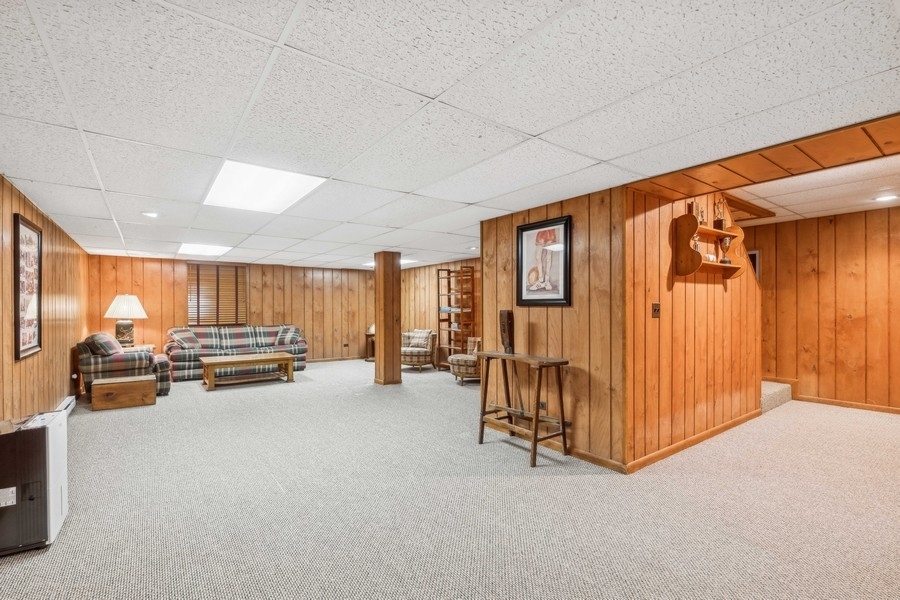 107 W Witchwood Lane