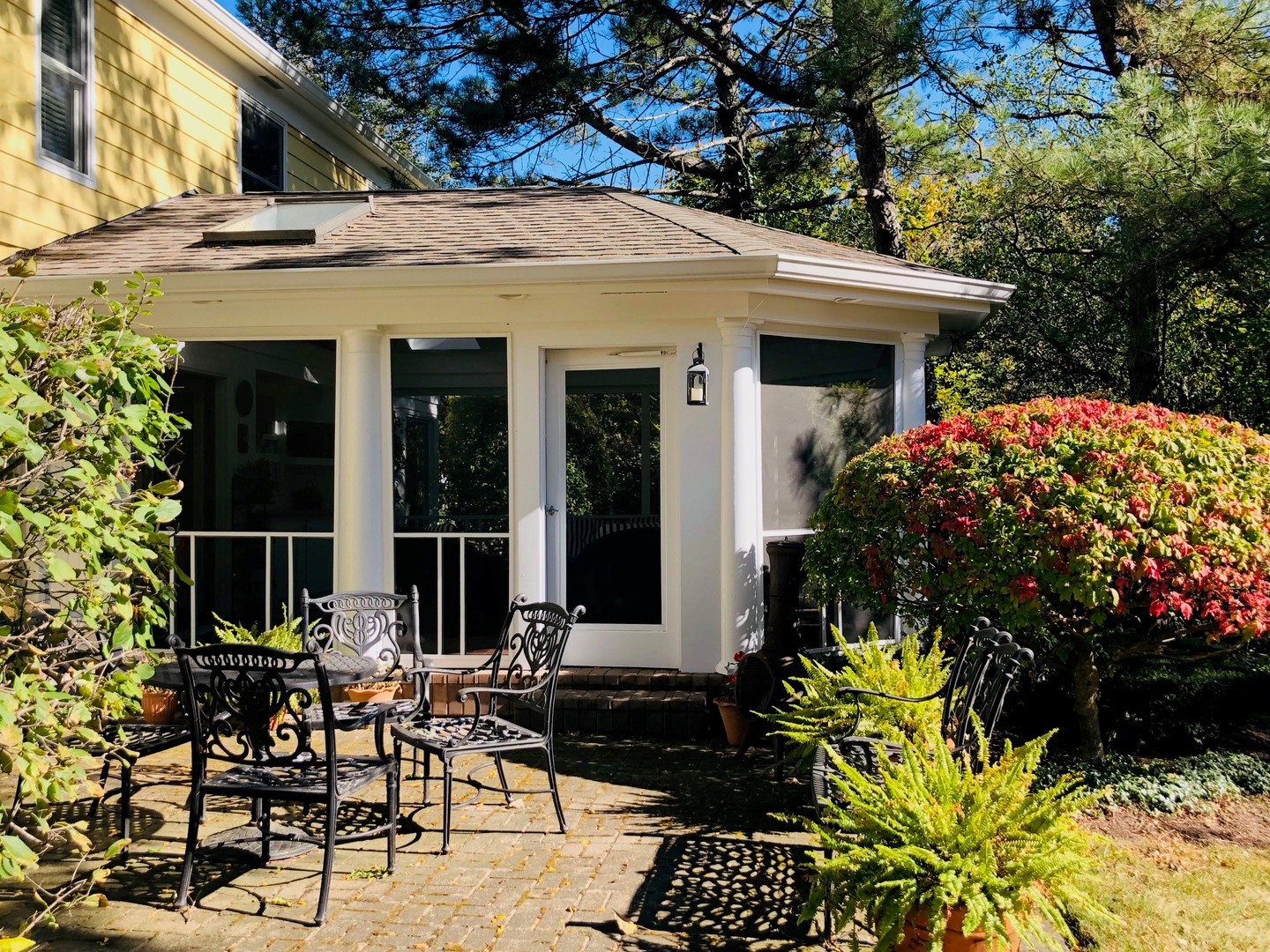 107 W Witchwood Lane