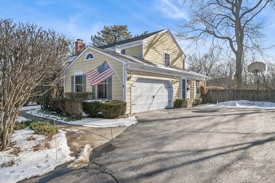 107 W Witchwood Lane