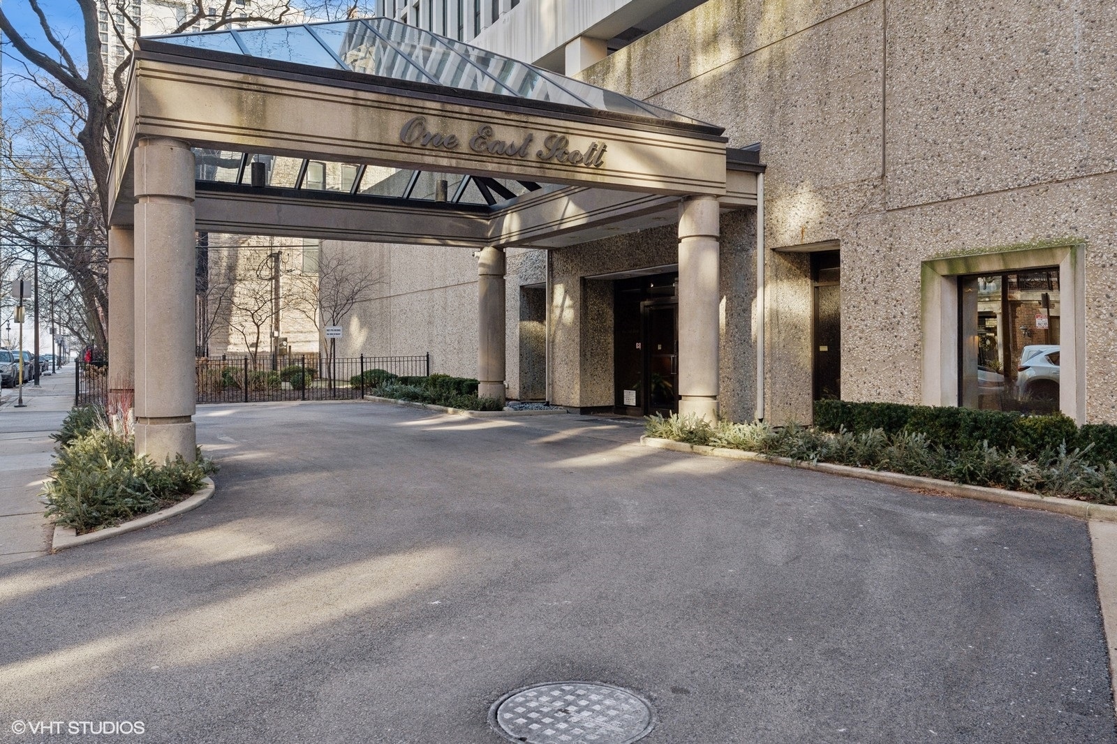 1 E Scott Street Unit: 804