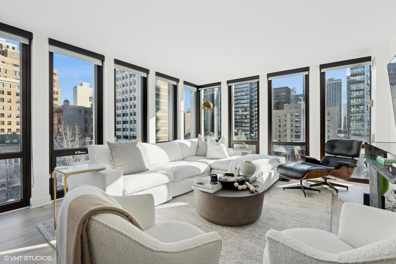 1 E Scott Street Unit: 804