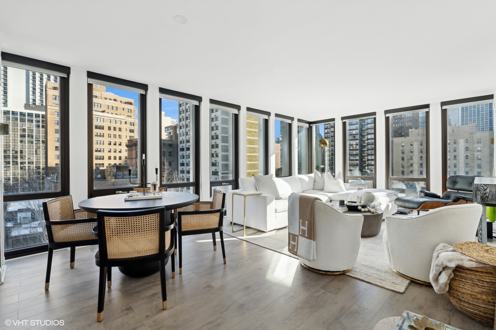 1 E Scott Street Unit: 804