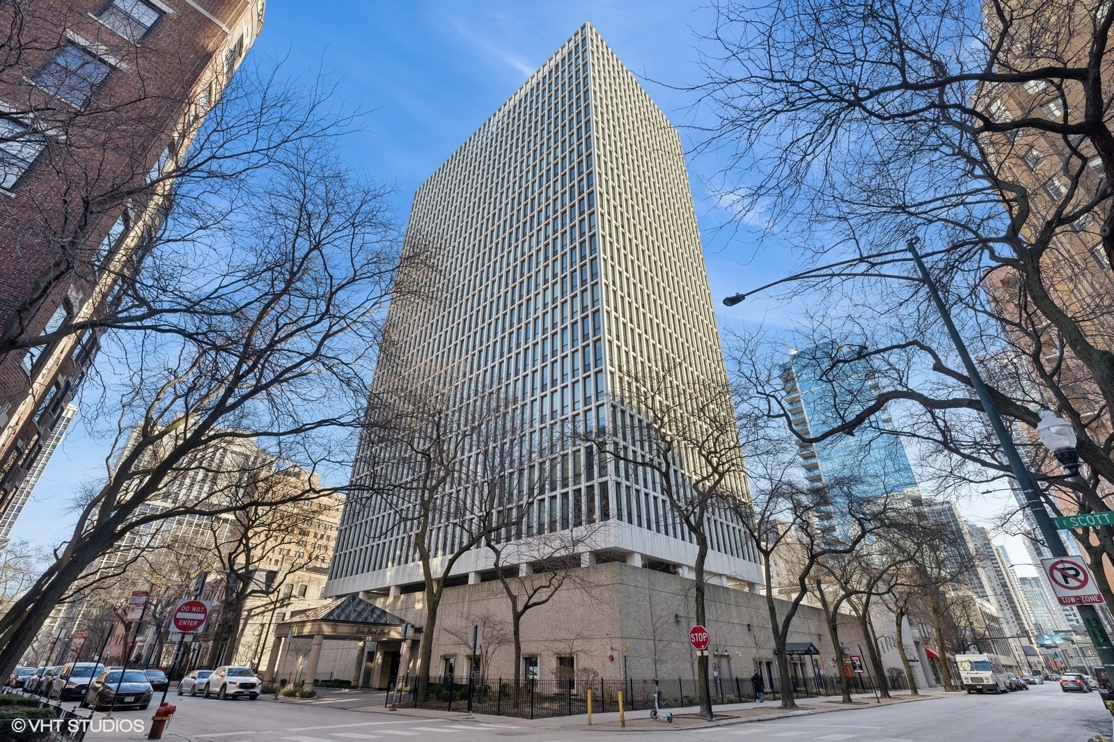 1 E Scott Street Unit: 804