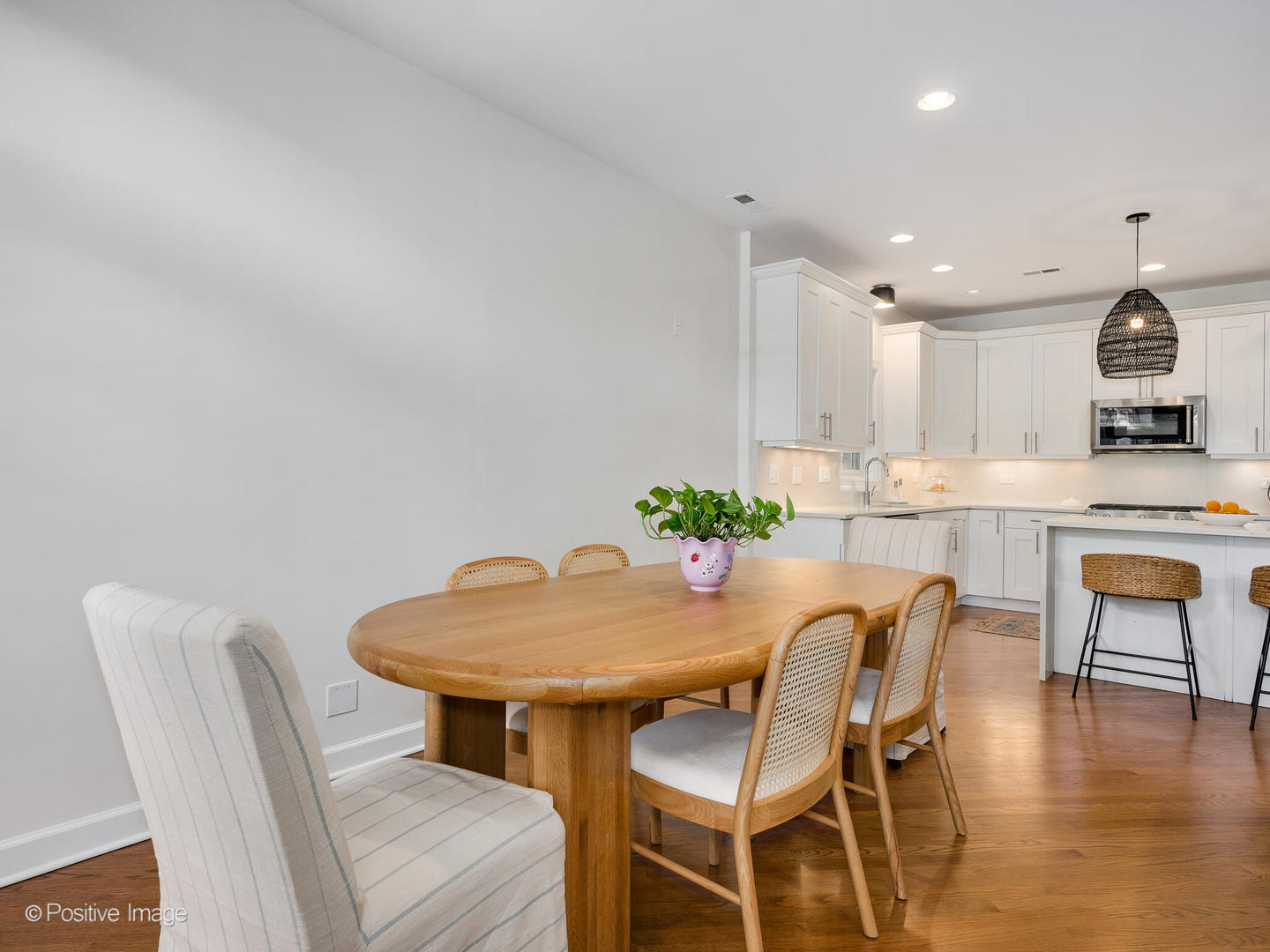 953 W Montana Street Unit: 2