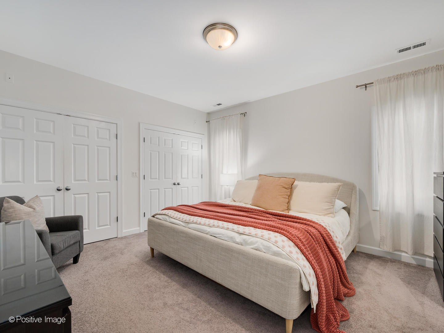 953 W Montana Street Unit: 2