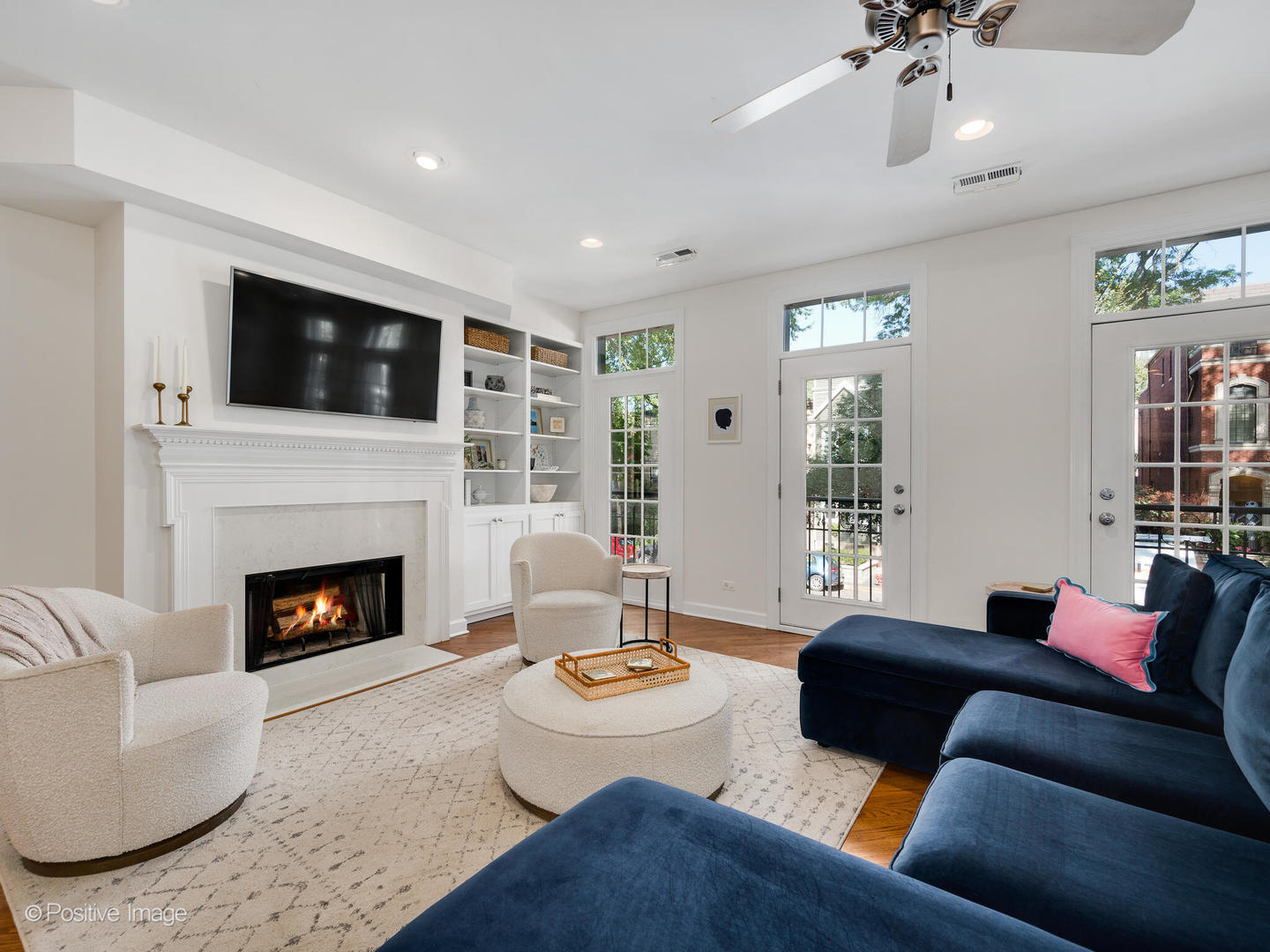 953 W Montana Street Unit: 2