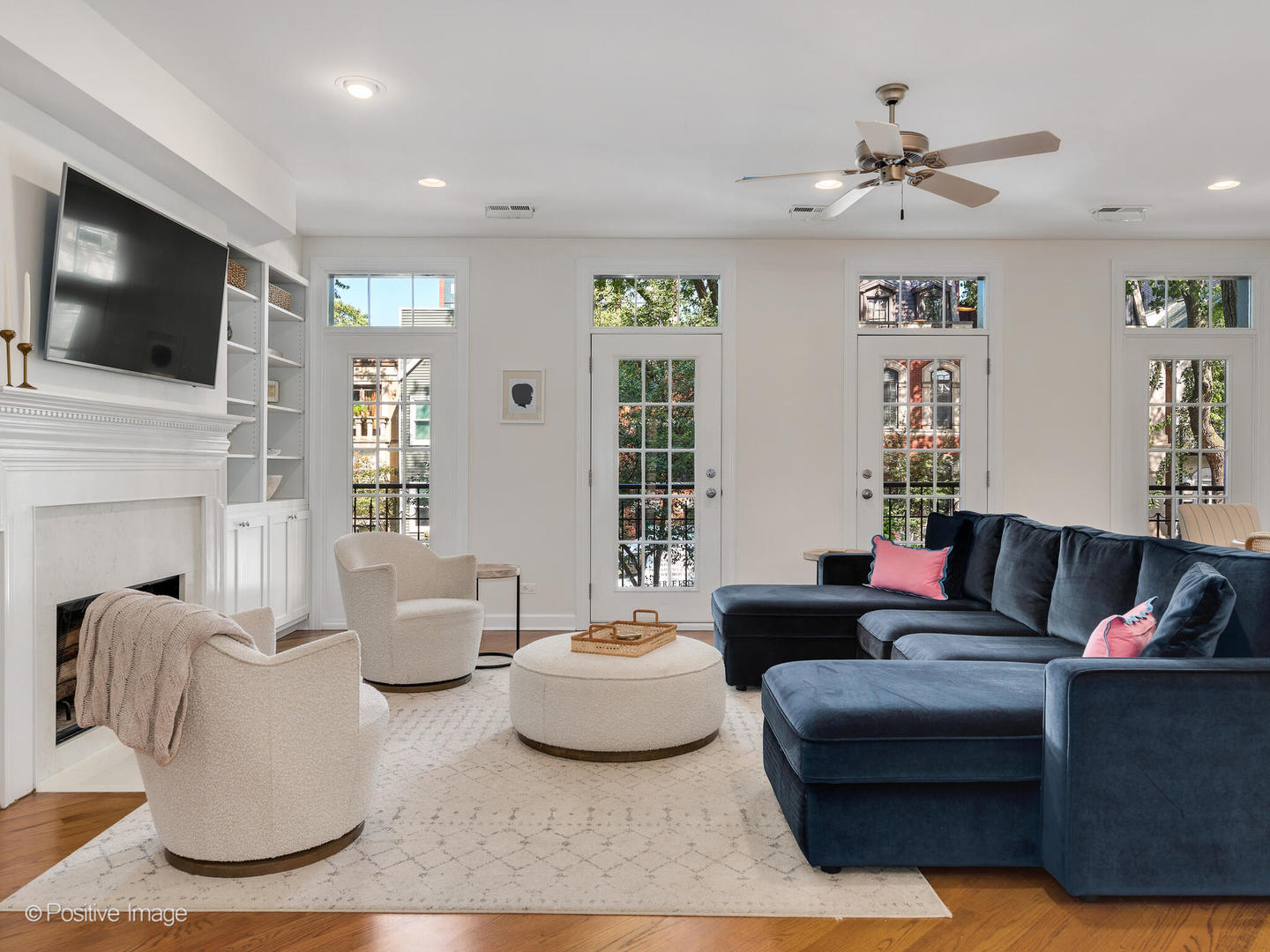 953 W Montana Street Unit: 2