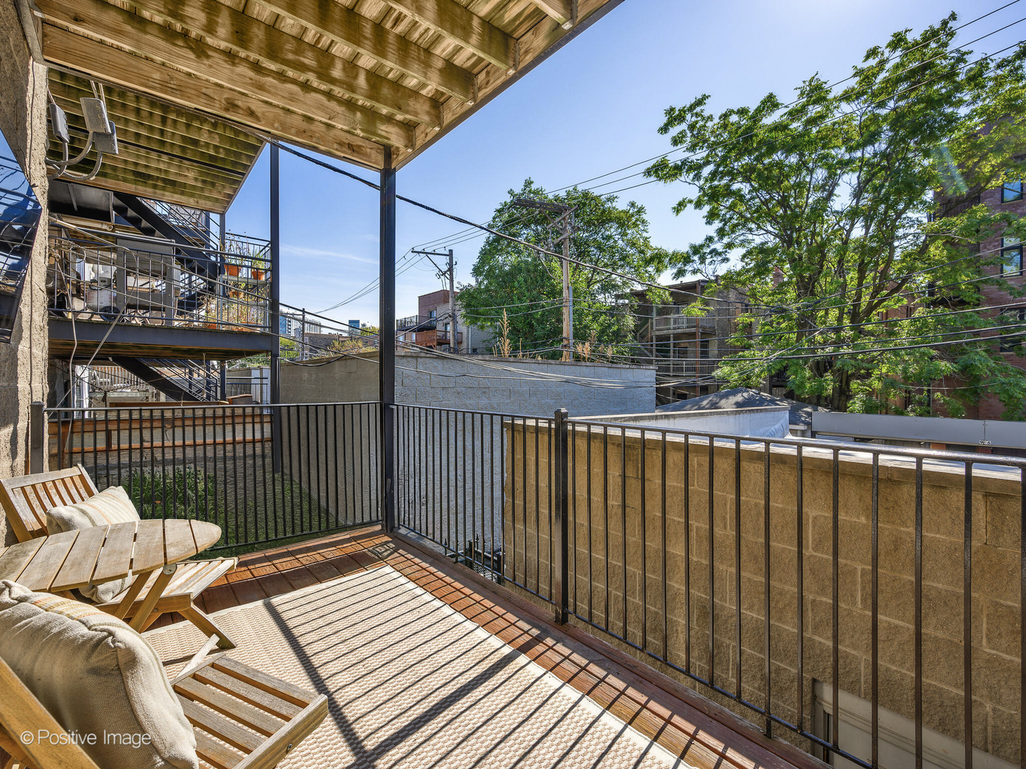 953 W Montana Street Unit: 2